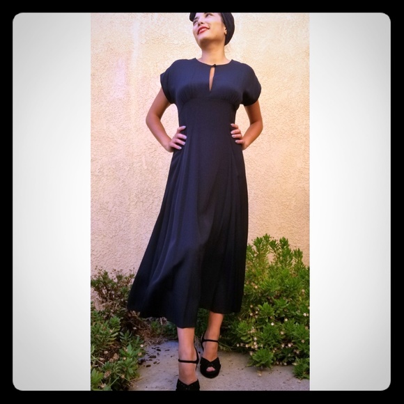 Dress - Picture 1 of 4